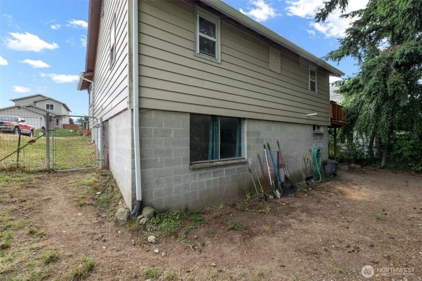 Property photo for 1301 Humphrey Avenue W, Bremerton photo 31