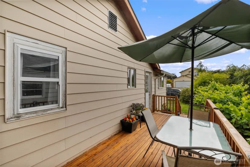 Property photo for 1301 Humphrey Avenue W, Bremerton photo 25