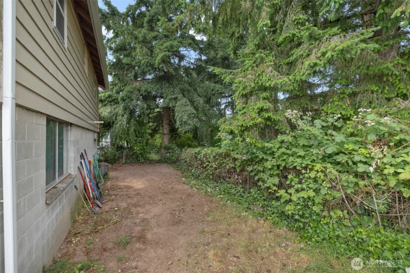 Property photo for 1301 Humphrey Avenue W, Bremerton photo 32