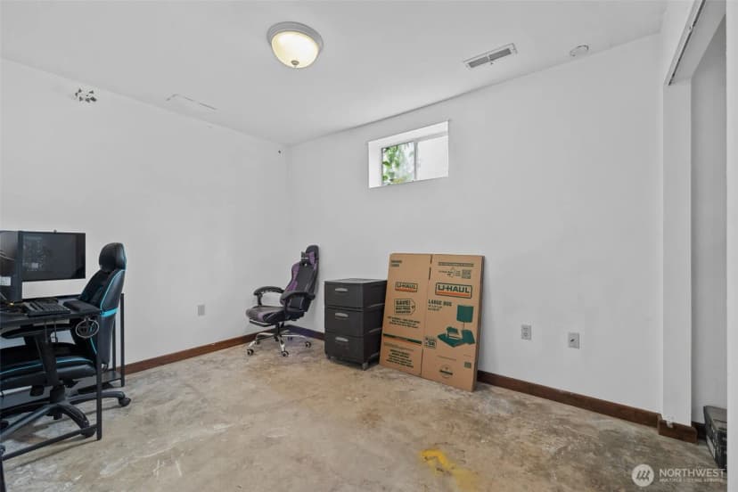 Property photo for 1301 Humphrey Avenue W, Bremerton photo 21