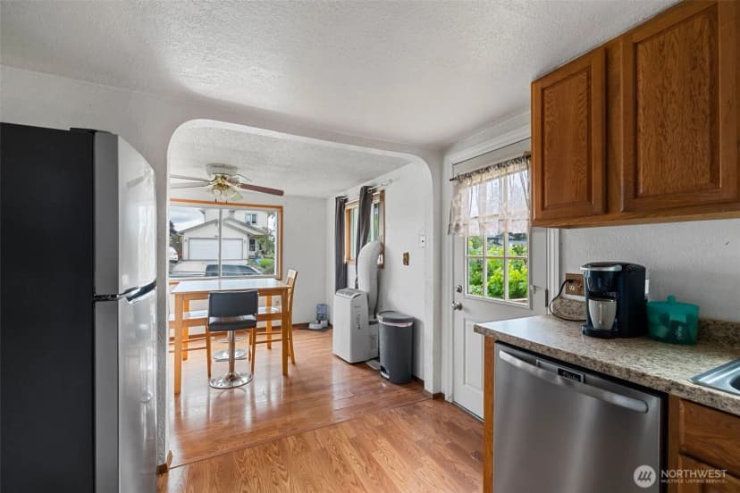 Property photo for 1301 Humphrey Avenue W, Bremerton photo 11