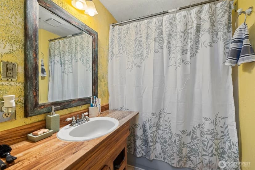 Property photo for 1301 Humphrey Avenue W, Bremerton photo 14