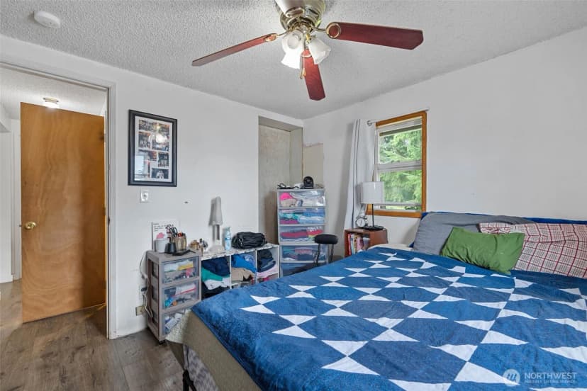 Property photo for 1301 Humphrey Avenue W, Bremerton photo 16
