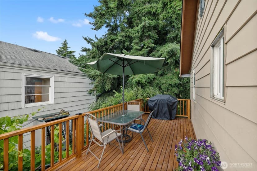 Property photo for 1301 Humphrey Avenue W, Bremerton photo 24