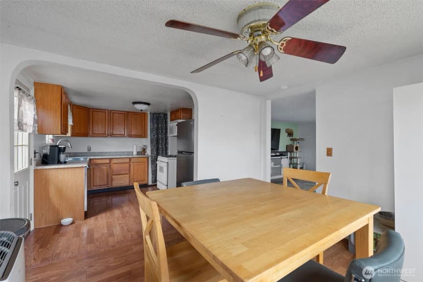 Property photo for 1301 Humphrey Avenue W, Bremerton photo 8
