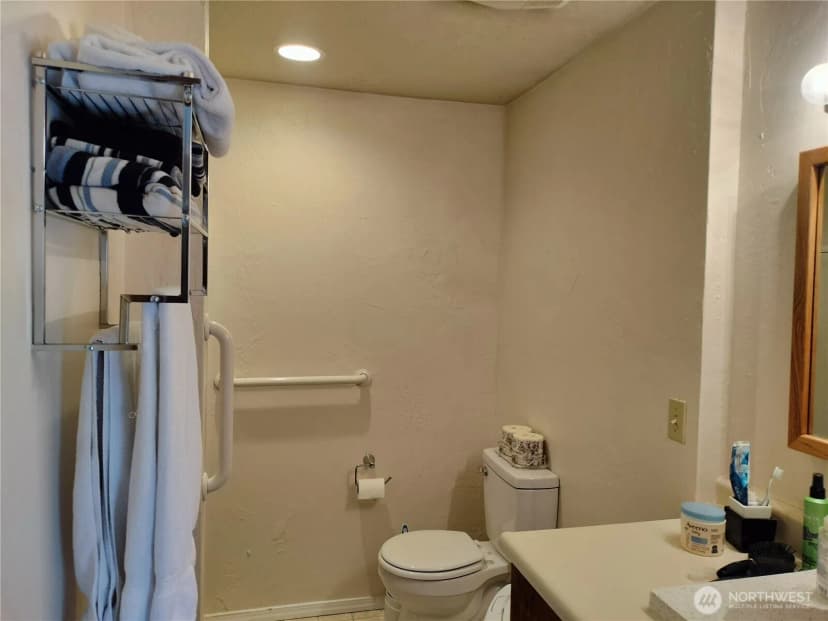 Property photo for 21926 Vashon Highway Sw, Vashon photo 28