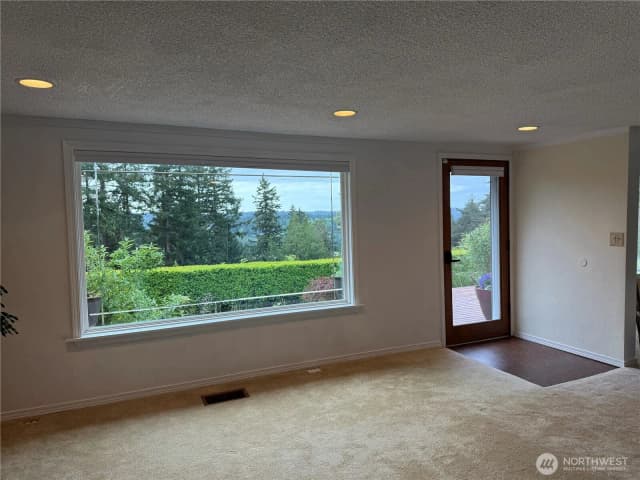 Property photo for 21926 Vashon Highway Sw, Vashon photo 4