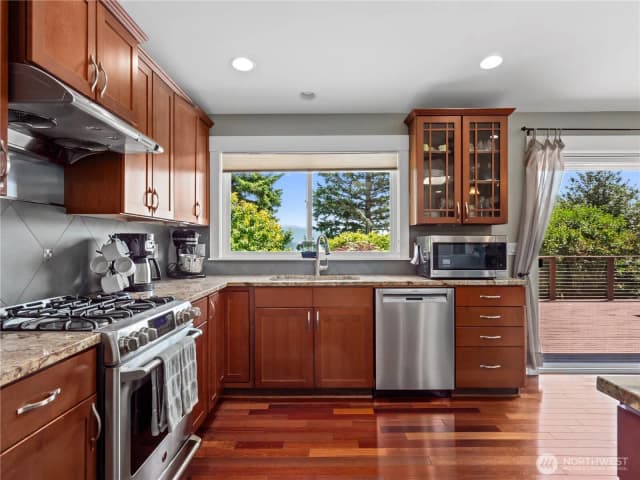 Property photo for 17111 Ne 5th Street, Bellevue photo 5