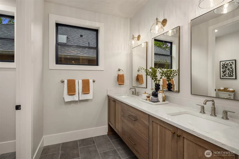 Property photo for 3229 Ne 94th Street, Seattle photo 37