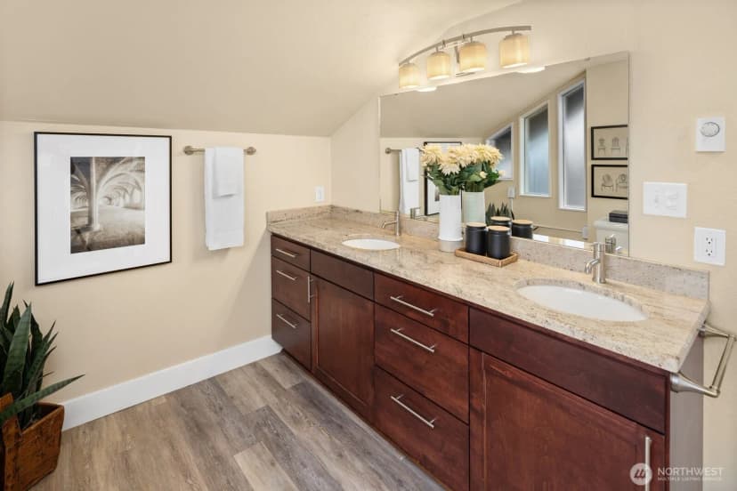 Property photo for 4522 3rd Avenue Nw, Seattle photo 11