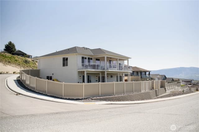Property photo for 2480 Berkley Loop, East Wenatchee photo 4