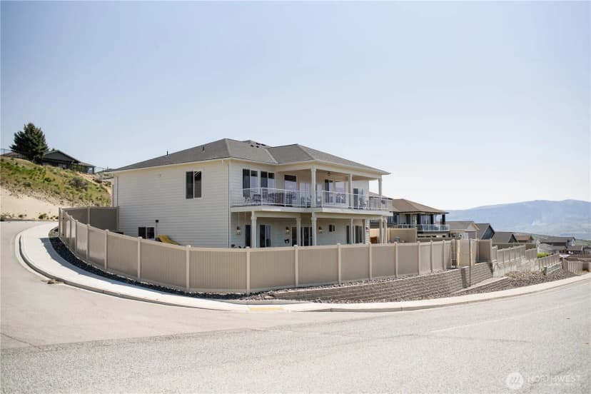 Property photo for 2480 Berkley Loop, East Wenatchee photo 4