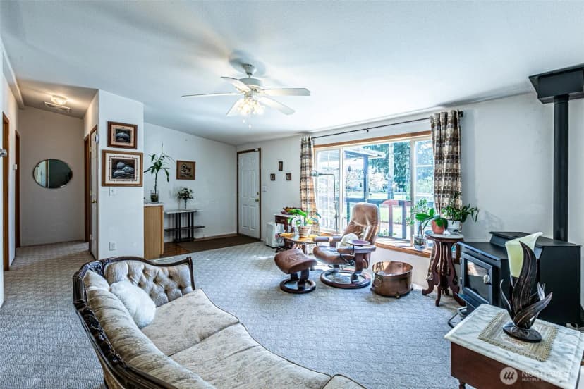 Property photo for 14318 Greenbelt Drive East, Bonney Lake photo 6