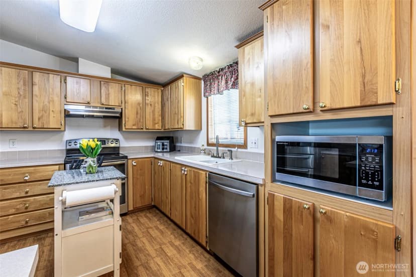 Property photo for 14318 Greenbelt Drive East, Bonney Lake photo 9