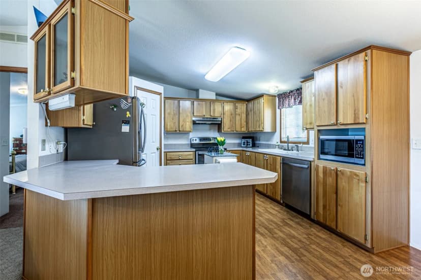Property photo for 14318 Greenbelt Drive East, Bonney Lake photo 11