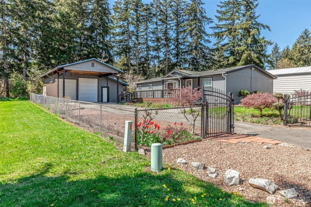 Property photo for 14318 Greenbelt Drive East, Bonney Lake photo 2