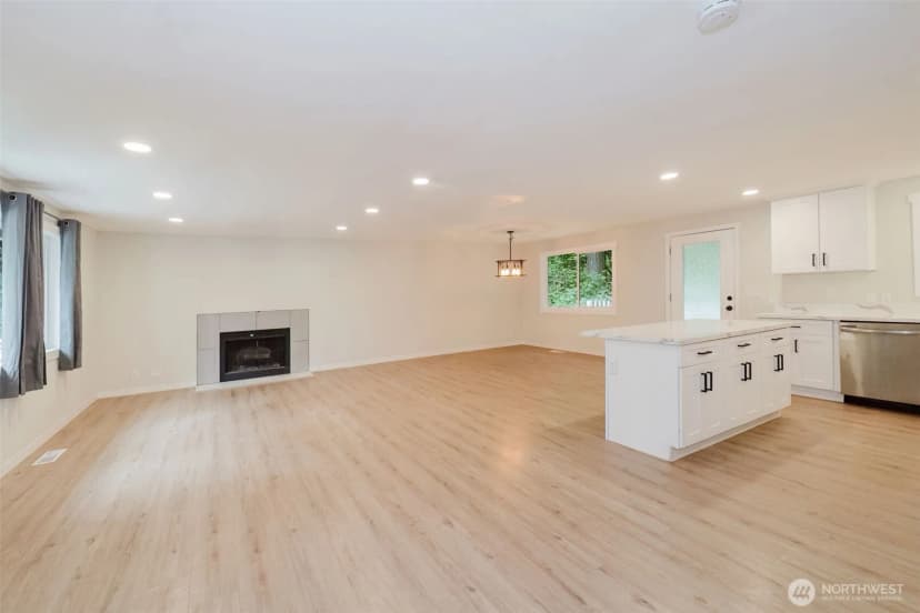 Property photo for 5450 Ne Laura Loop, Poulsbo photo 4