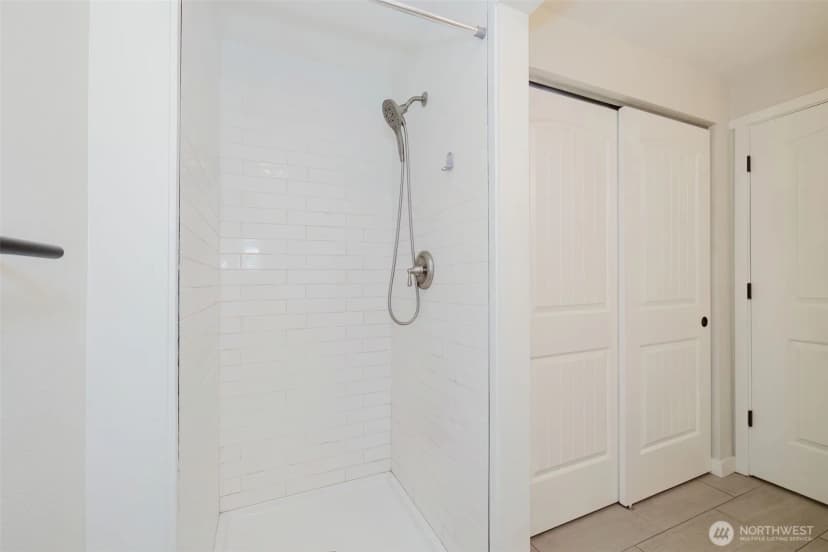 Property photo for 5450 Ne Laura Loop, Poulsbo photo 19