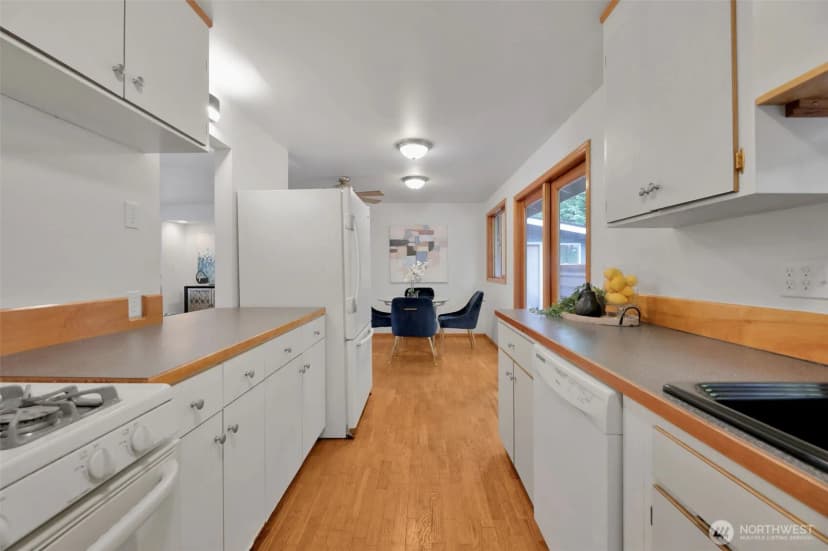 Property photo for 23416 38th Place W, Brier photo 9