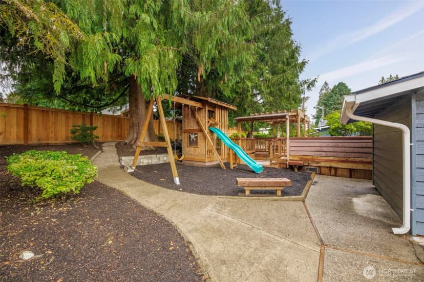Property photo for 23416 38th Place W, Brier photo 26