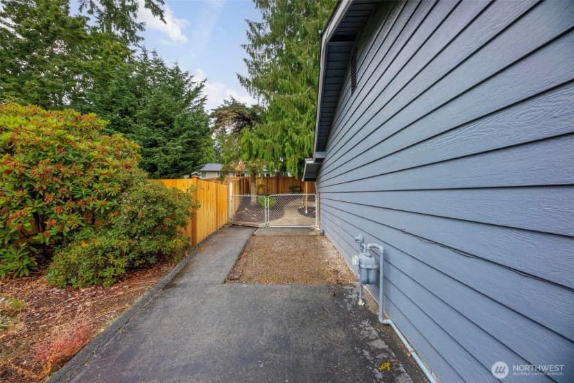 Property photo for 23416 38th Place W, Brier photo 23