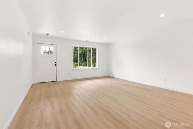 Property photo for 99 Skyline Drive, Elma photo 2