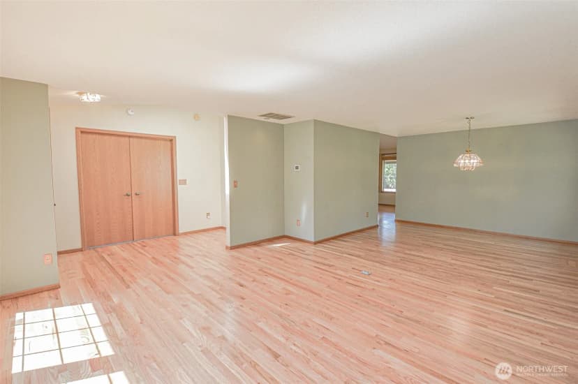 Property photo for 4310 Brookdale Road E, Tacoma photo 8