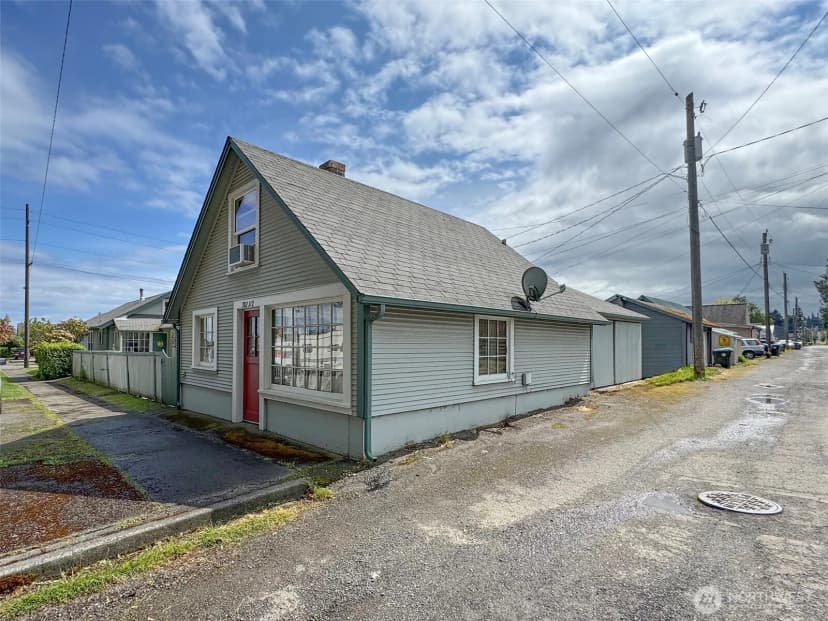 Property photo for 702 E 2nd Street, Port Angeles photo 24