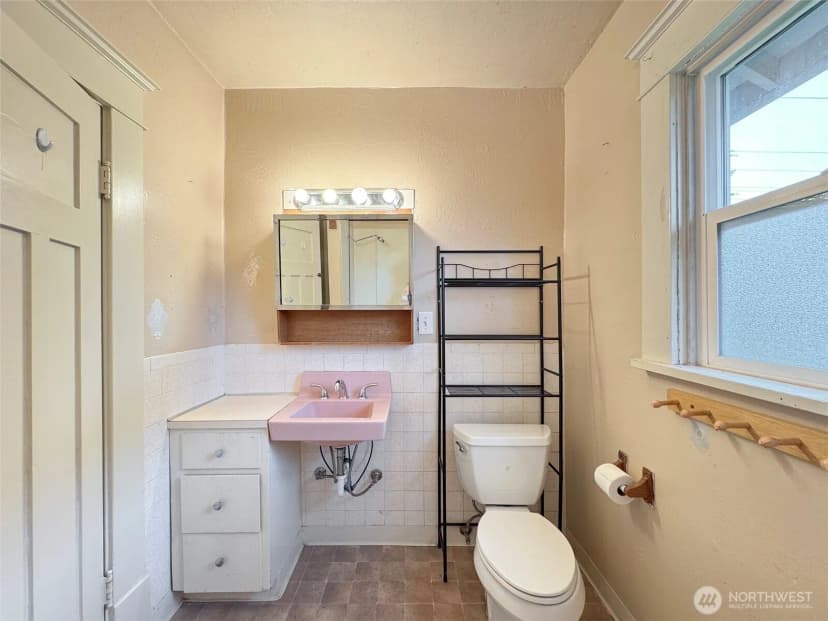 Property photo for 702 E 2nd Street, Port Angeles photo 14