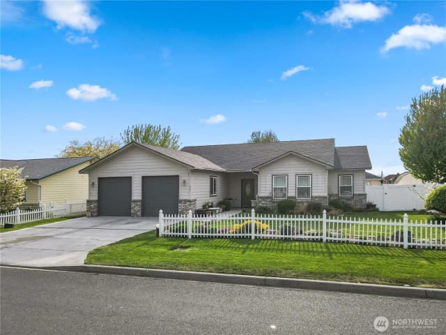 Property photo for 620 S 20th Avenue, Othello