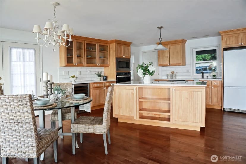 Property photo for 2109 Eastpoint Drive, Langley photo 8