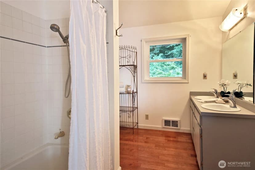 Property photo for 2109 Eastpoint Drive, Langley photo 26