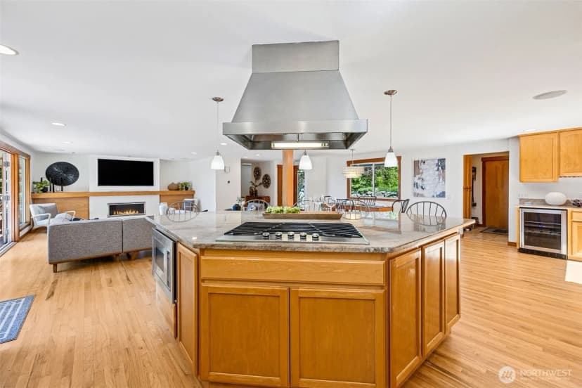 Property photo for 20809 Marine View Drive Sw, Normandy Park photo 17