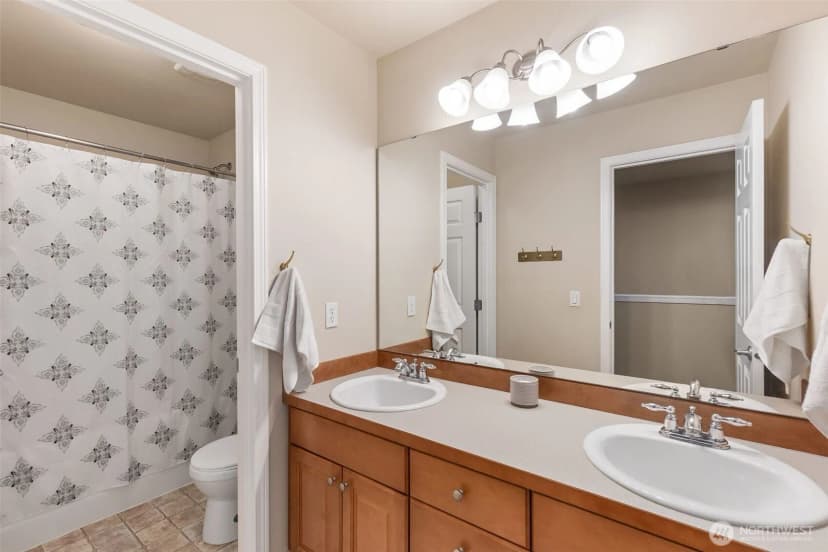Property photo for 4504 5th Avenue Nw, Olympia photo 16