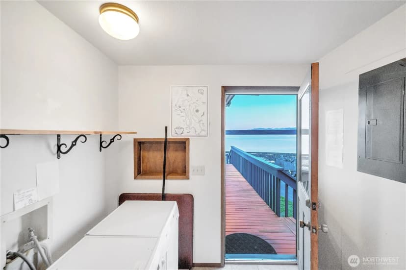 Property photo for 1409 Fossil Lane, Oak Harbor photo 12