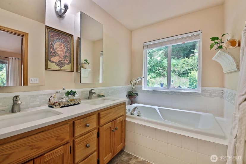 Property photo for 1180 Cedar Circle, Langley photo 30