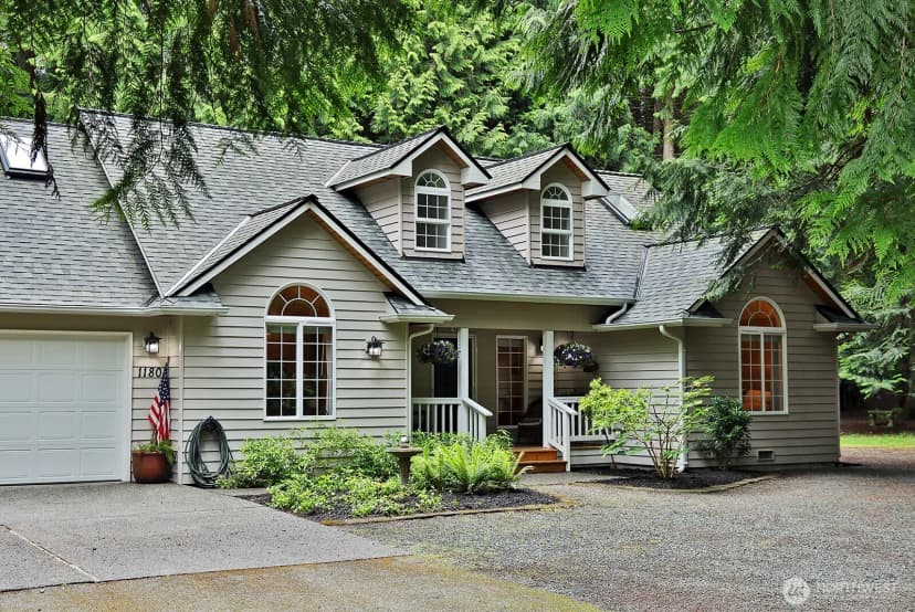 Property photo for 1180 Cedar Circle, Langley