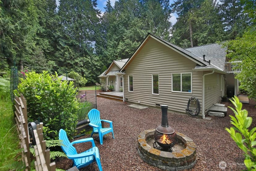 Property photo for 1180 Cedar Circle, Langley photo 5