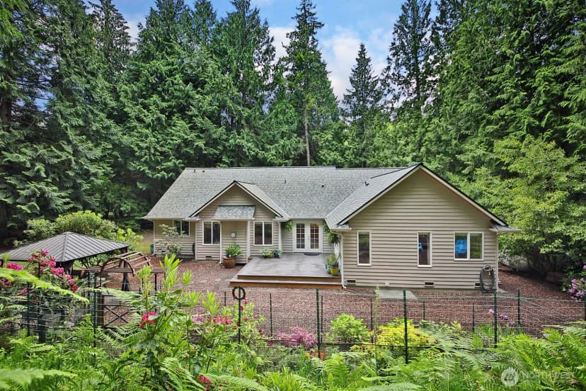 Property photo for 1180 Cedar Circle, Langley photo 4