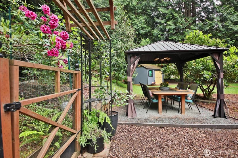 Property photo for 1180 Cedar Circle, Langley photo 10