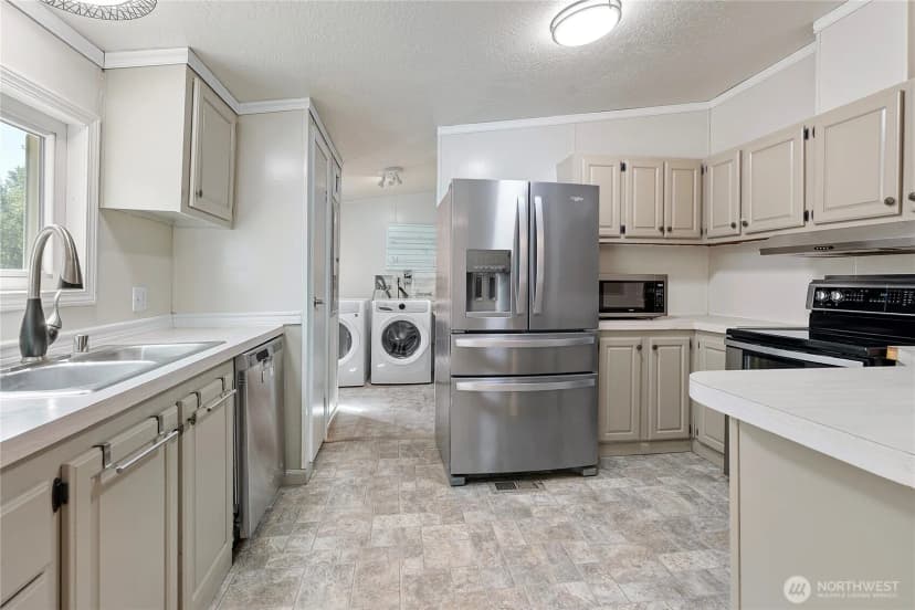 Property photo for 33415 82nd Avenue S, Roy photo 12