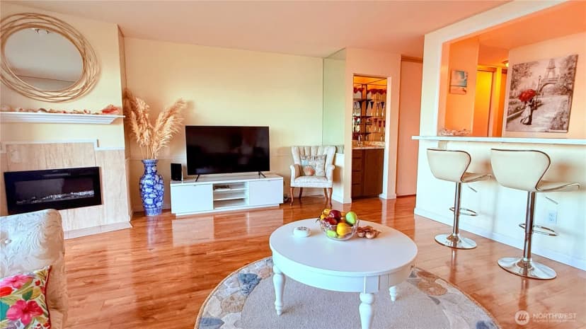 Property photo for 1221 Harbor Avenue Sw #305, Seattle photo 9