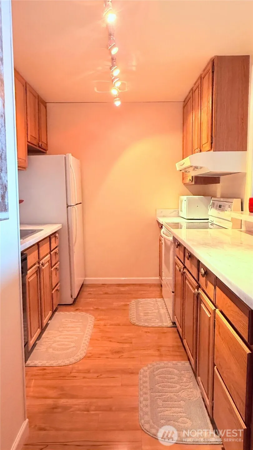 Property photo for 1221 Harbor Avenue Sw #305, Seattle photo 12