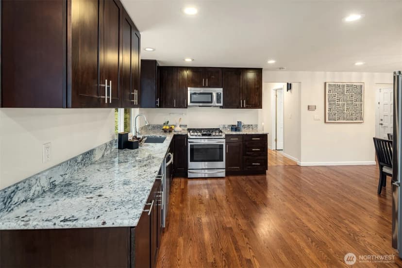Property photo for 15007 Ne 15th Street, Bellevue photo 12