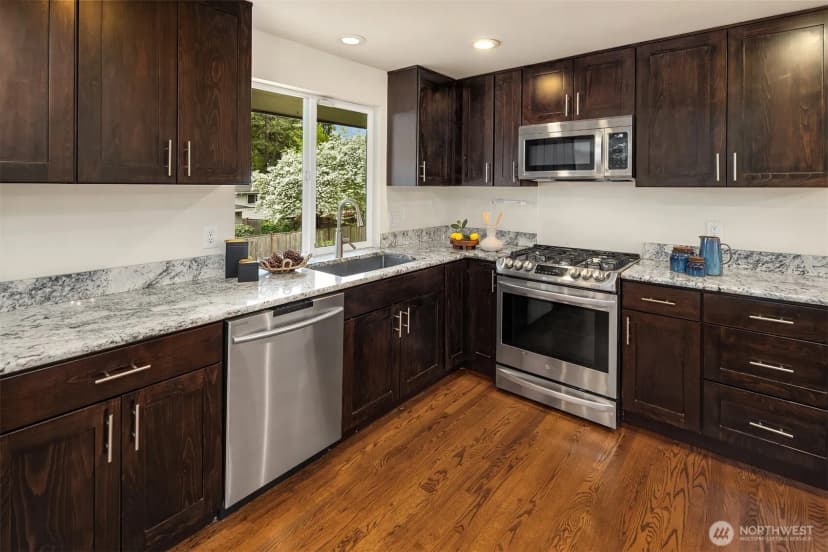Property photo for 15007 Ne 15th Street, Bellevue photo 13