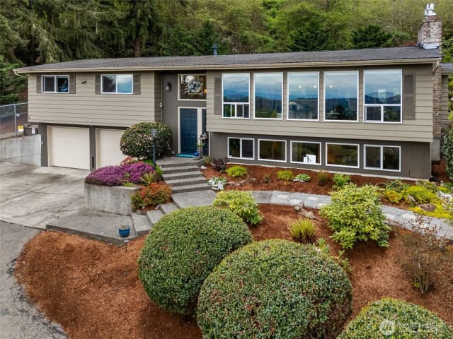 Property photo for 12430 136th Avenue E, Puyallup
