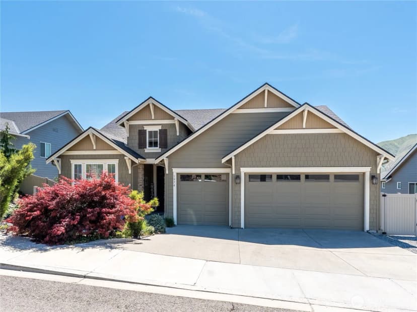 Property photo for 1974 Legendary Lane Se, East Wenatchee