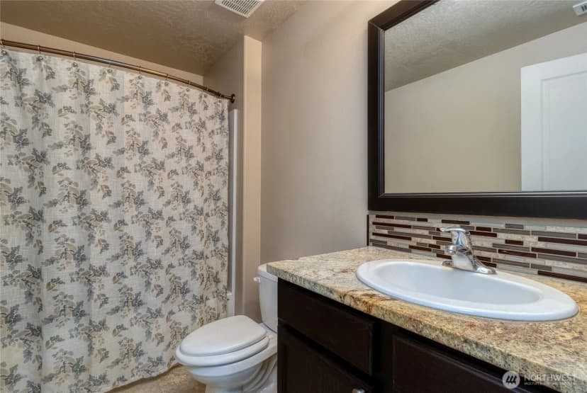 Property photo for 301 Ne Danner Lane, College Place photo 16