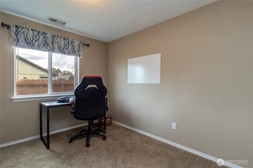 Property photo for 301 Ne Danner Lane, College Place photo 15