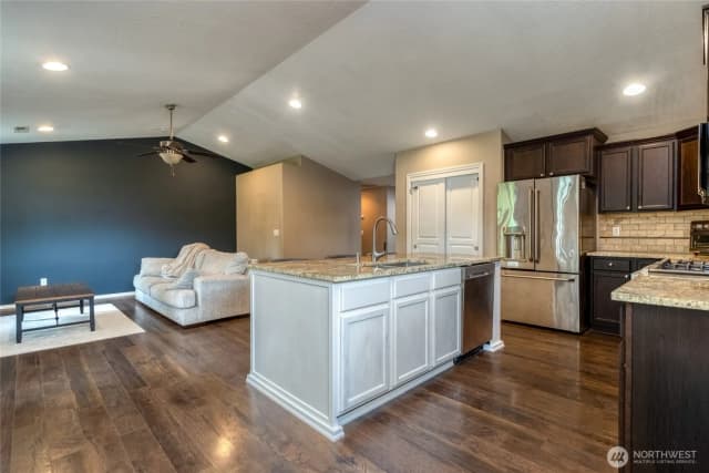 Property photo for 301 Ne Danner Lane, College Place photo 4